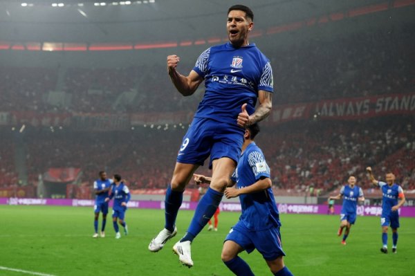 港股T+0配资 无缘战泰山！申花官方：安德烈-路易斯接受腰椎间盘手术 伤缺六周